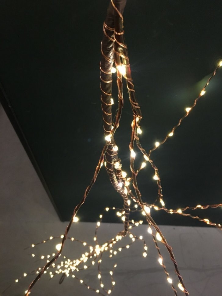 Ветка коричневая с лампами-капельками белый свет ( 480 ламп, размер 210*60 см) (84610)