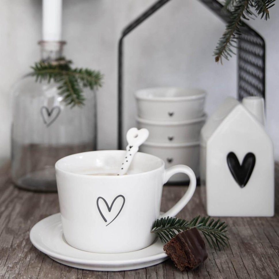 Bastion Collections Кружка White Нeart Black Debossed RJ/CUP 011 BL