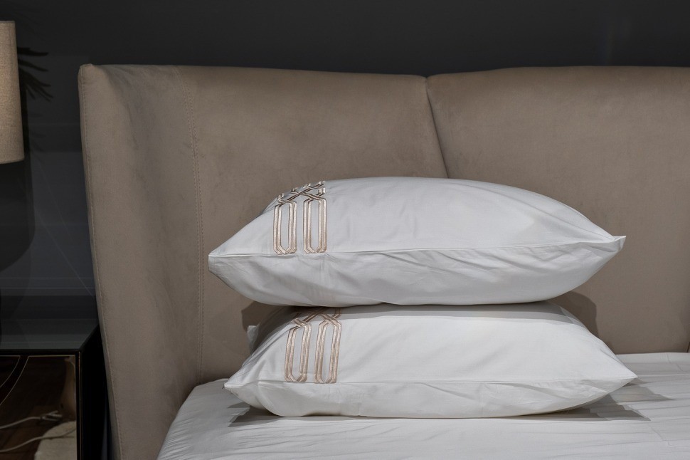 Комплект постельного белья с вышивкой Паллада, золотой, Двуспальный евро (200*220) (TT-00013969)