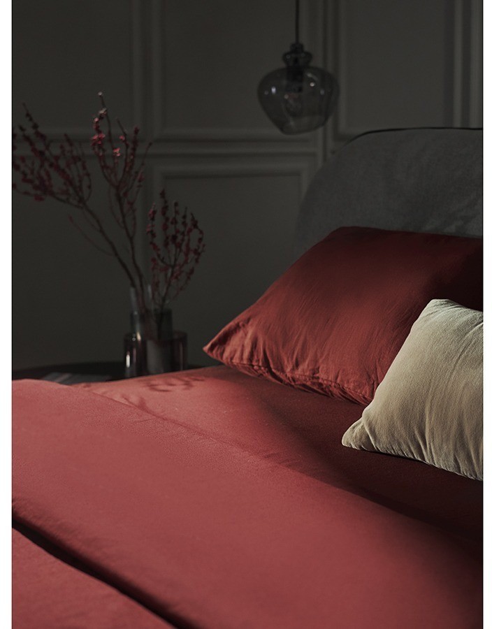 Простыня изо льна и хлопка цвета копченой паприки из коллекции essential, 240х270 см (77162)