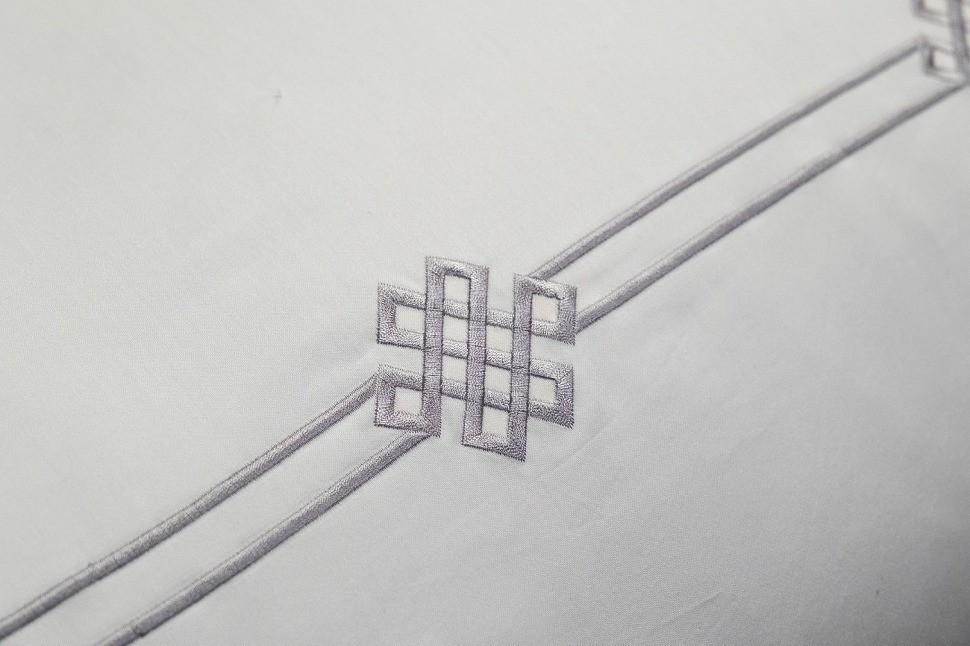 Комплект постельного белья  с вышивкой Арктик, серый, Двуспальный евро (200*220) (TT-00013754)