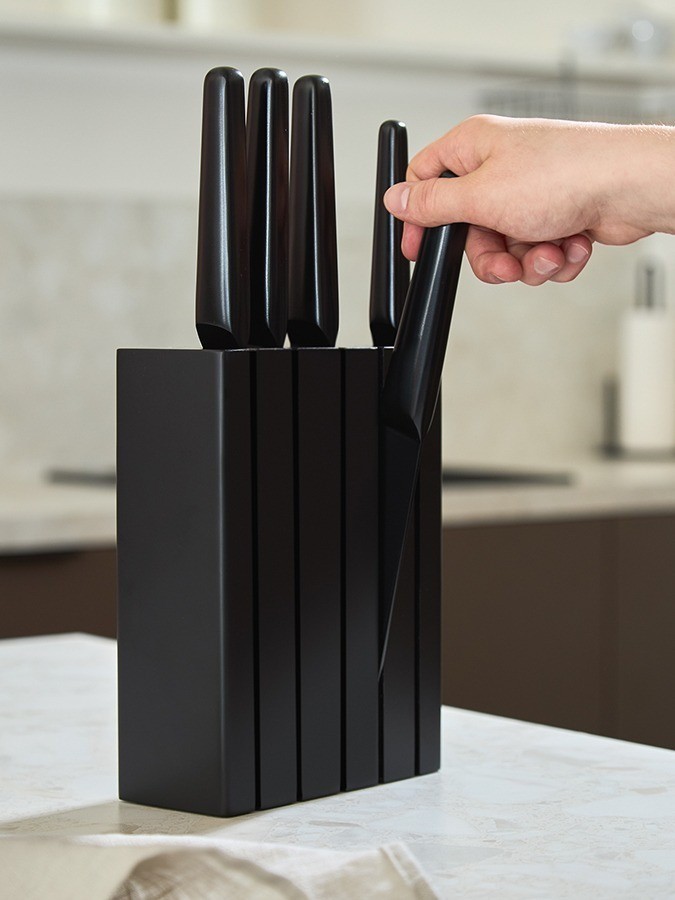 Подставка для ножей hevea, черная (78700)