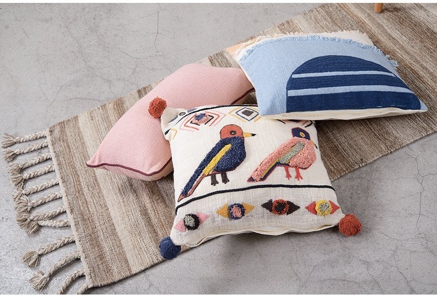Чехол на подушку в этническом стиле с помпонами и вышивкой Птицы из коллекции ethnic, 45х45 см (69849)