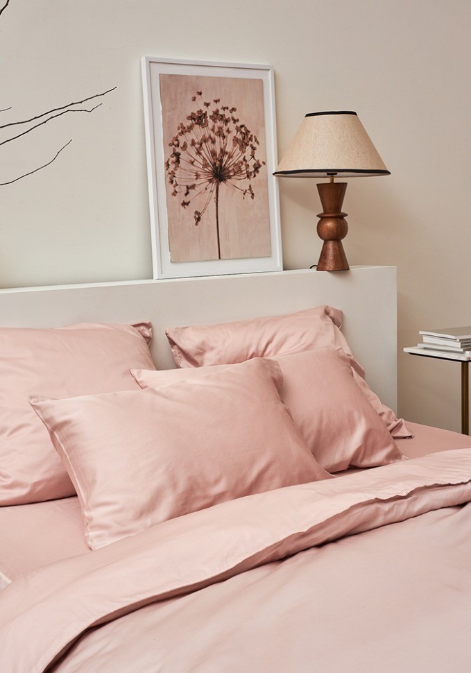 Простыня на резинке из премиального сатина цвета пыльной розы из коллекции essential, 200х200х30 см (78495)