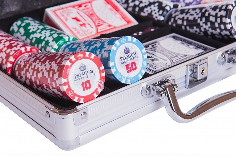 Набор для покера Premium Crown на 200 фишек (33241)