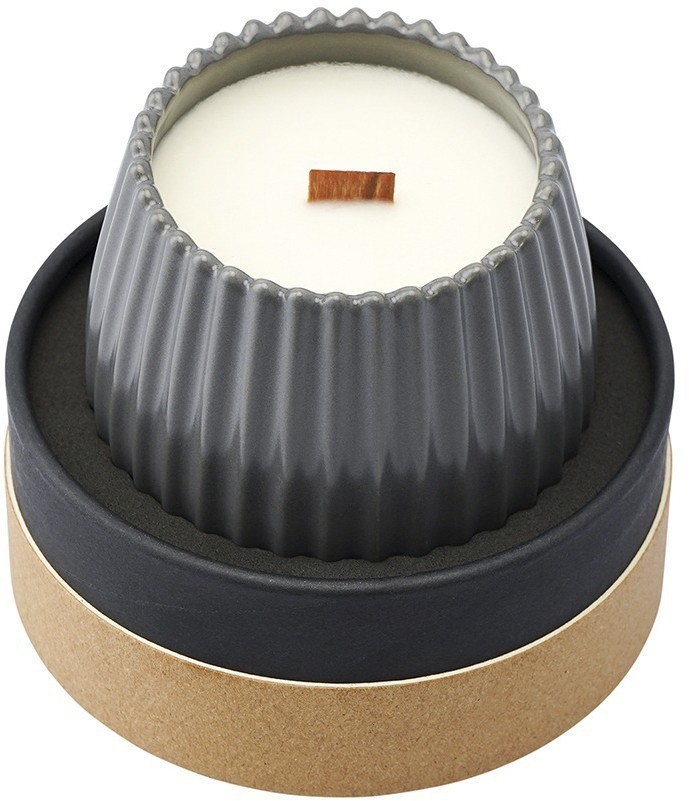 Свеча ароматическая с деревянным фитилём spicy snowflakes из коллекции edge, серый, 60 ч (75702)