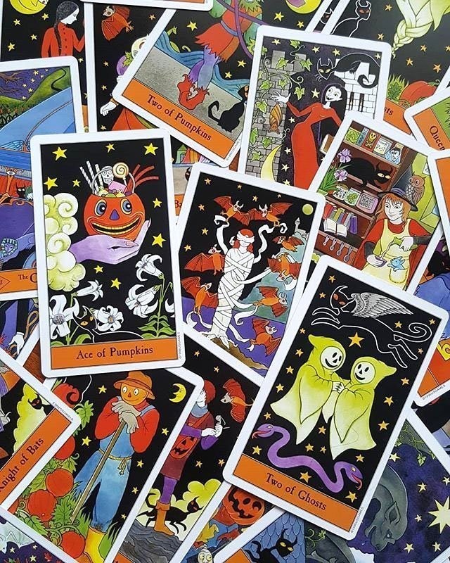 Карты Таро "Halloween Tarot In a Tin" US Games / Таро Хэллоуина Мини (30807)