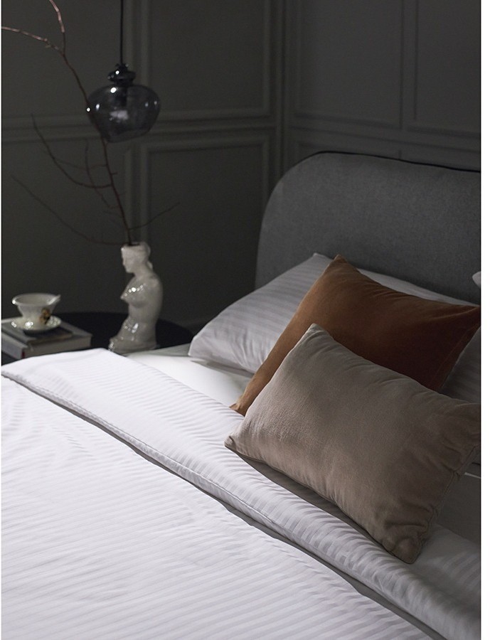 Простыня на резинке из страйп-сатина из коллекции essential, 180х200х30 см (77179)