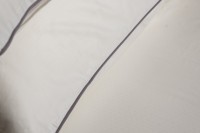 Простыня на резинке сатин белый 160*200*30 (TT-00013380)