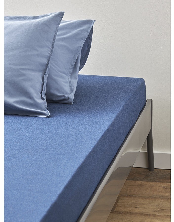 Простыня на резинке из хлопкового трикотажа темно-синего цвета из коллекции essential, 180х200х30 см (76113)