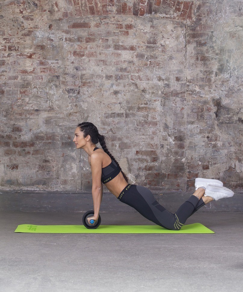 Ролик для пресса широкий STARFIT RL-106, черный/темно-синий (1121616)