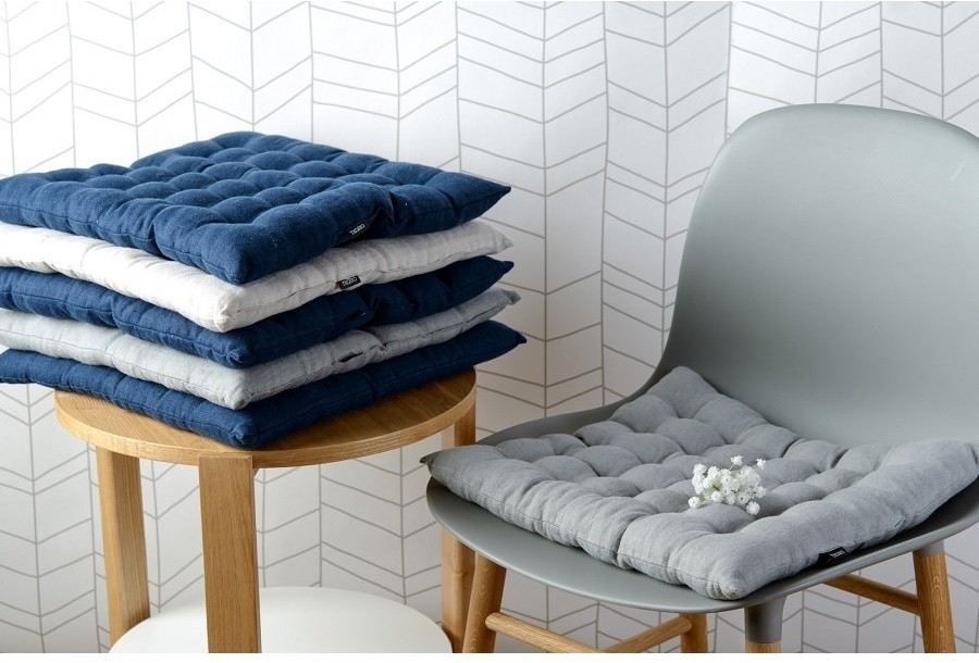 Подушка стеганая на стул из умягченного льна темно-синего цвета essential, 40х40 см (63481)
