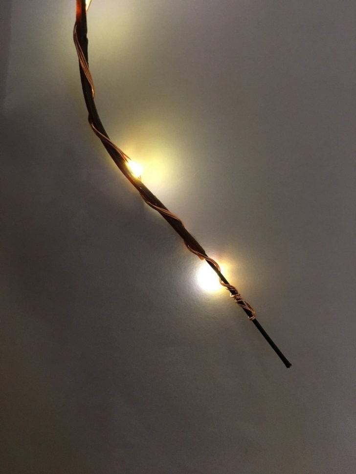 Ветка коричневая с лампами-капельками белый свет ( 360 ламп, длина 300 см) (84608)