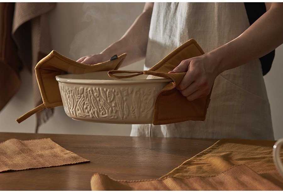 Прихватка из хлопка цвета карри из коллекции essential, 22х22 см (77462)