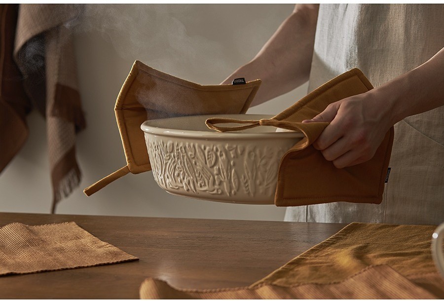 Прихватка из хлопка цвета карри из коллекции essential, 22х22 см (77462)