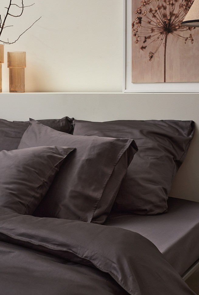 Простыня из премиального сатина темно-серого цвета из коллекции essential, 180х270 см (78481)