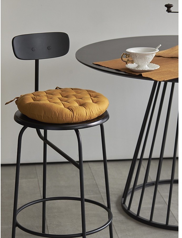 Подушка на стул круглая из хлопка цвета карри из коллекции essential, 35 см (77456)