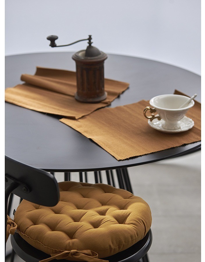 Подушка на стул круглая из хлопка цвета карри из коллекции essential, 35 см (77456)