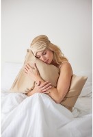 Наволочка из натурального шелка бежевого цвета из коллекции essential, 50х70 см (77832)