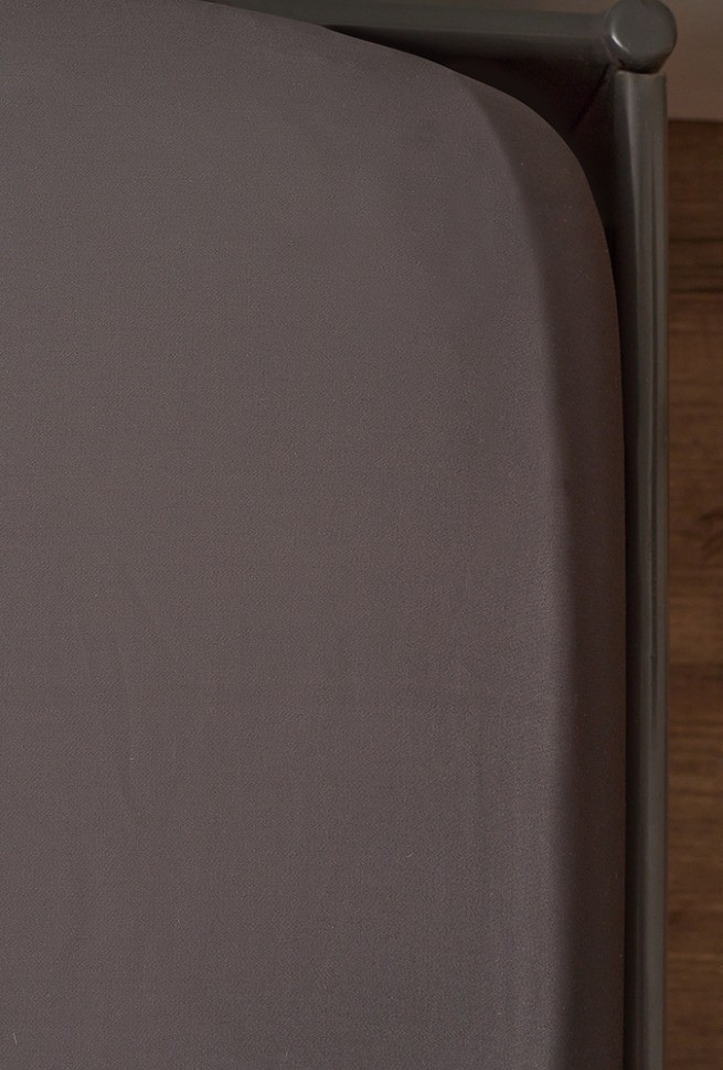 Простыня из премиального сатина темно-серого цвета из коллекции essential, 240х270 см (78480)