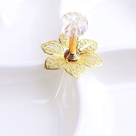 Менажница фарфоровая LORAINE 4 секции (60039)