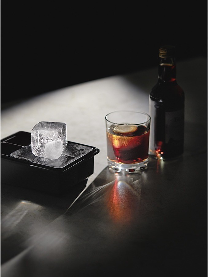 Форма для льда с крышкой ice cubes (77273)