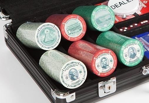 Набор для покера US Dollar на 300 фишек (33068)