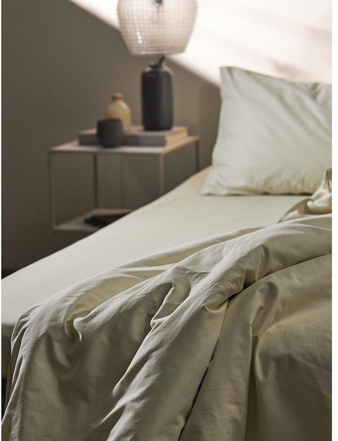 Простыня из сатина серо-бежевого цвета с брашинг-эффектом из коллекции essential, 240х270 см (76100)