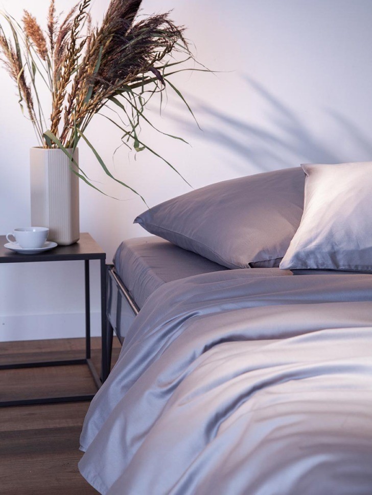 Простыня из премиального сатина светло-серого цвета из коллекции essential, 180х270 см (79838)