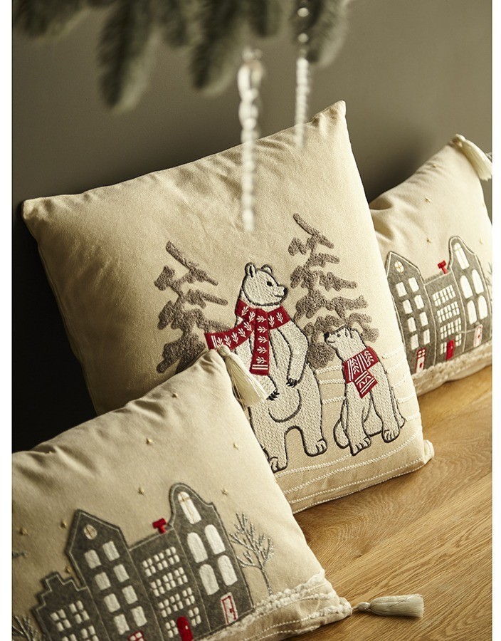 Подушка декоративная festive bears из коллекции new year essential, 45х45 см (77712)
