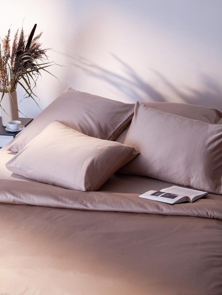 Простыня из премиального сатина бежевого цвета из коллекции essential, 240х270 см (79833)