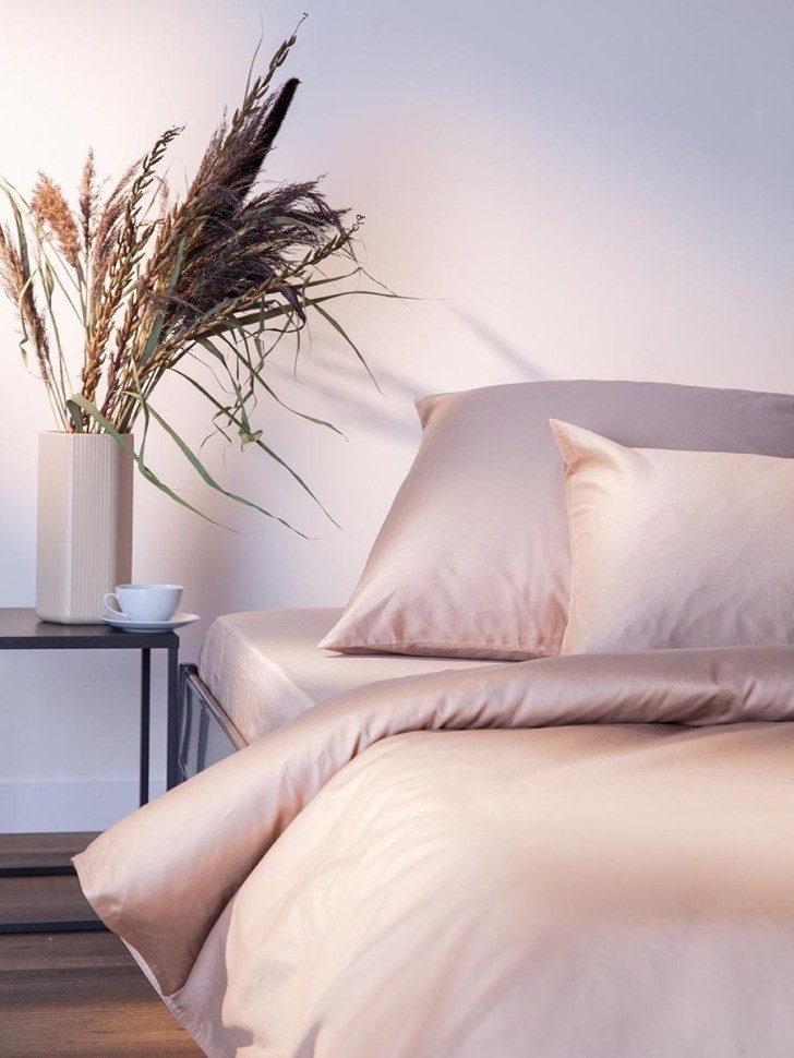 Простыня из премиального сатина бежевого цвета из коллекции essential, 240х270 см (79833)