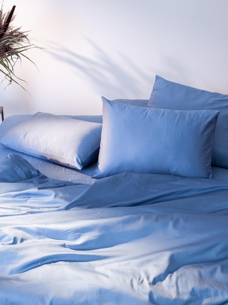 Простыня из премиального сатина джинсово-синего цвета из коллекции essential, 180х270 см (79834)