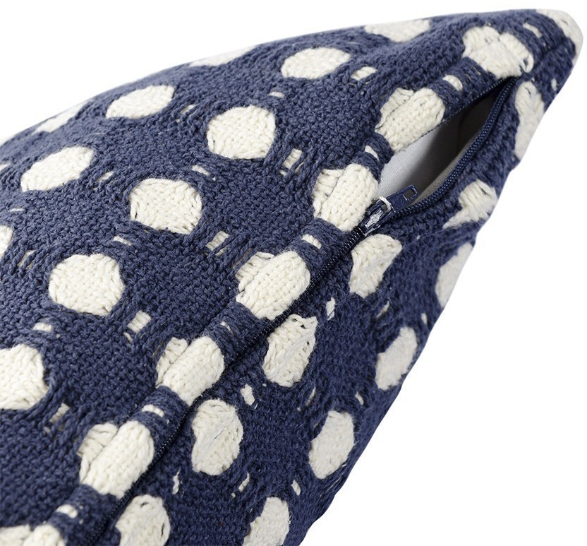 Чехол на подушку из хлопка polka dots темно-синего цвета из коллекции essential, 40x60 см (76968)