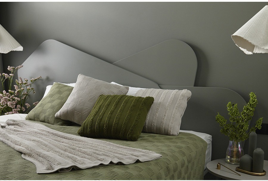 Подушка из хлопка с буклированной вязкой оливкового цвета из коллекции essential, 45х45 см (74549)