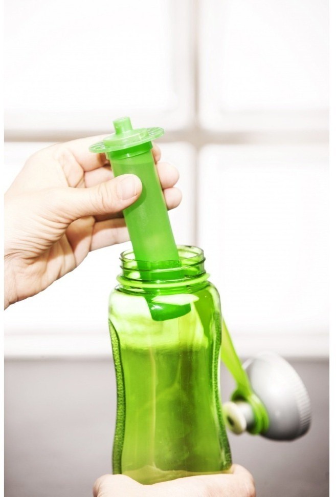 SagaForm Бутылка для напитков с охлаждающим элементом To Go, зеленая 5016295