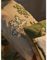 Подушка декоративная с вышивкой snow flakes из коллекции new year essential, 45х45 см (75361)
