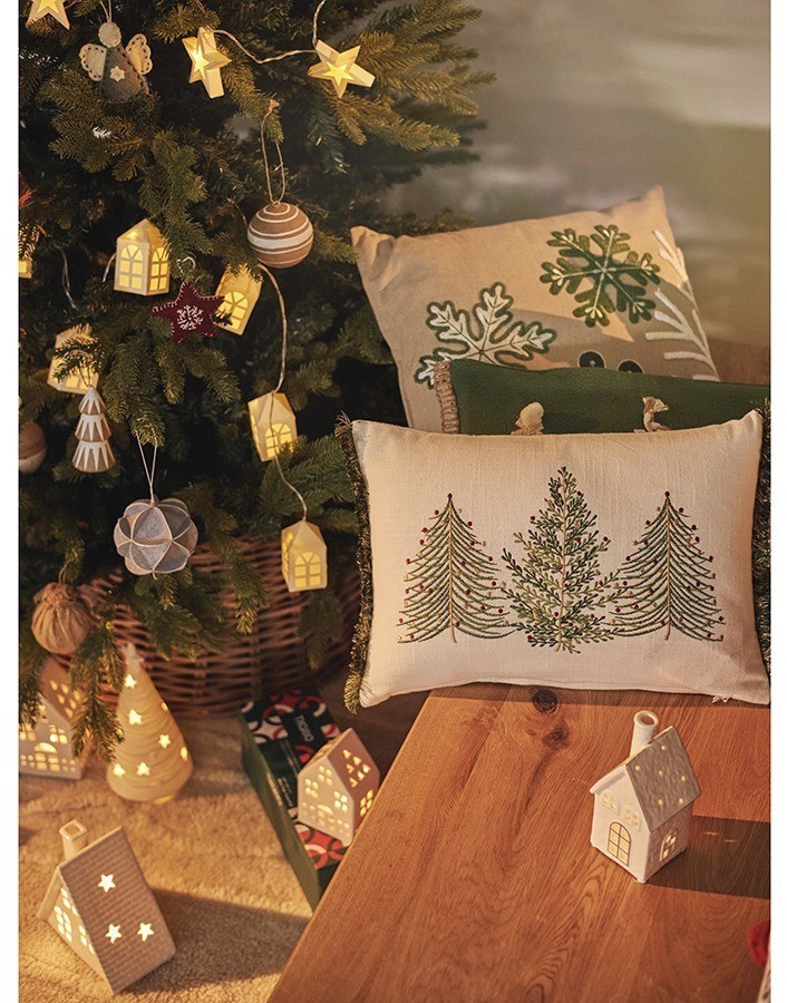 Подушка декоративная с вышивкой snow flakes из коллекции new year essential, 45х45 см (75361)