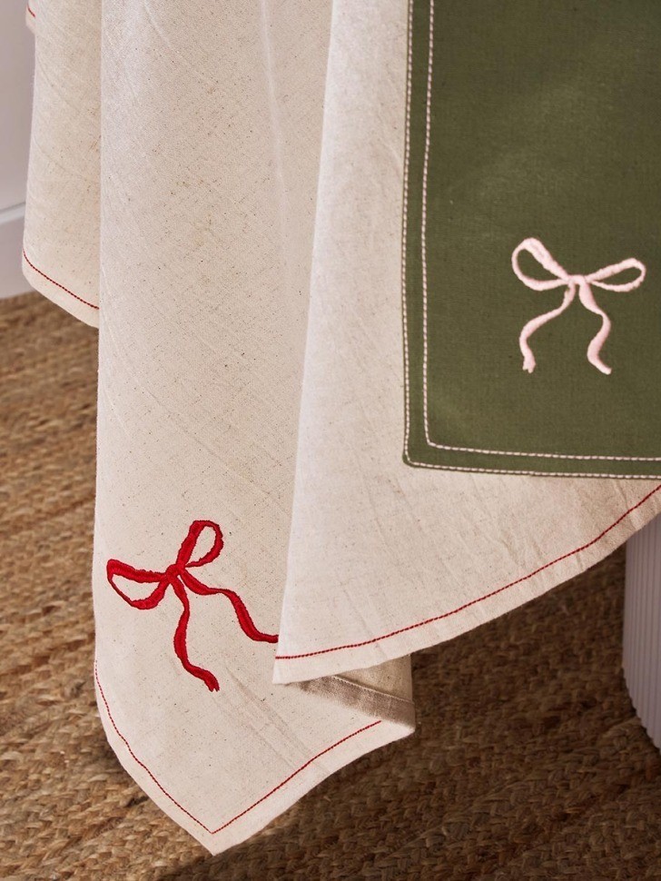 Скатерть fancy bows бежевого цвета из коллекции essential, 180х240 см (79433)