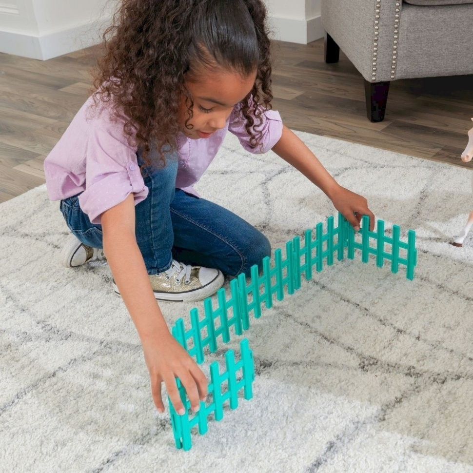 Деревянный кукольный домик "Конюшня Сладкий луг", открытый на 360°, с мебелью 24 предмета в наборе, для кукол 30 см (63534_KE)