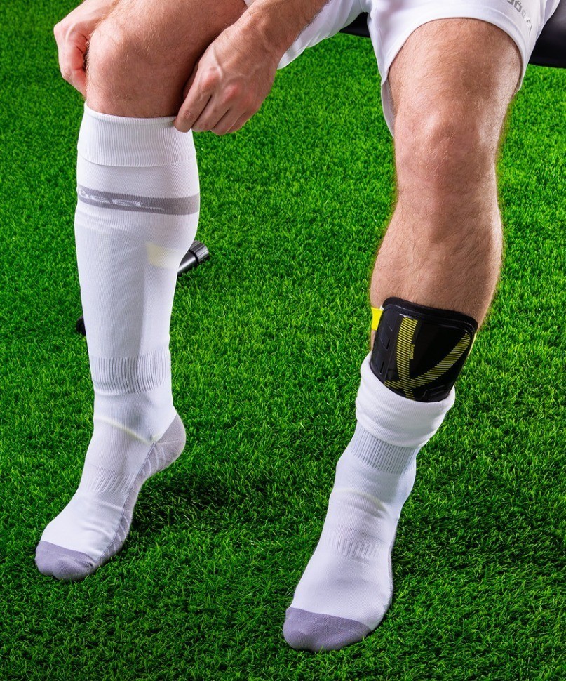 Щитки футбольные JA-207, черный (556380)