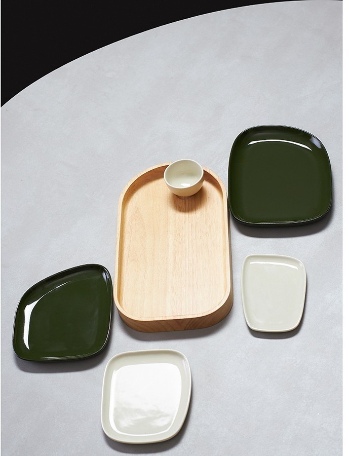 Набор из 5-ти сервировочных тарелок на деревянном подносе sorrento (78440)