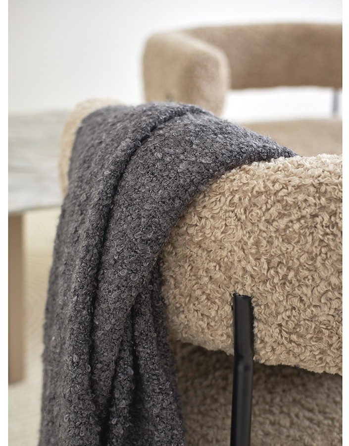 Кресло hugme, букле, миндальное молоко (77335)