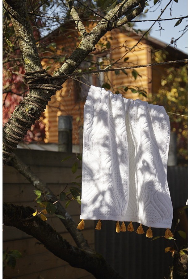 Полотенце для рук белое, с кисточками цвета карри из коллекции essential, 50х90 см (75410)