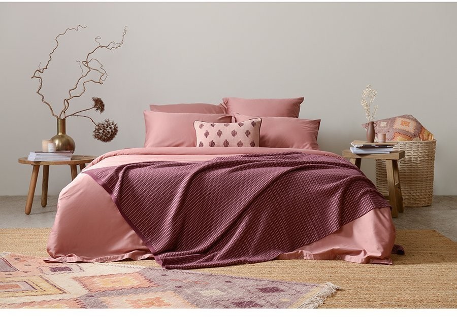 Простыня на резинке из сатина темно-розового цвета из коллекции essential, 200х200х30 см (72588)