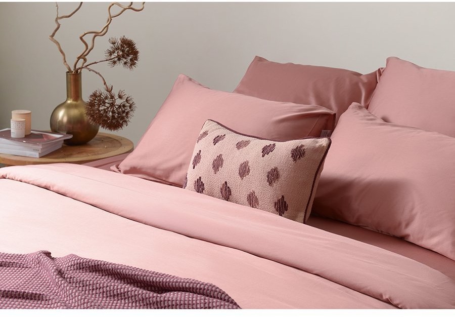 Простыня на резинке из сатина темно-розового цвета из коллекции essential, 200х200х30 см (72588)