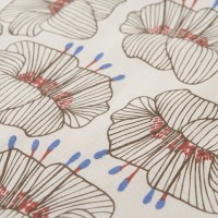 Дорожка на стол из хлопка молочного цвета с принтом Цветы из коллекции prairie, 45х150 см (69715)