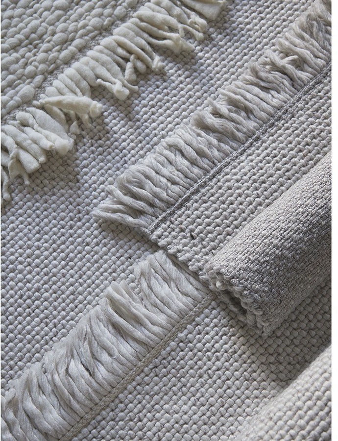 Ковер из переработанного пластика светло-серого цвета из коллекции ethnic, 70х160 см (77522)