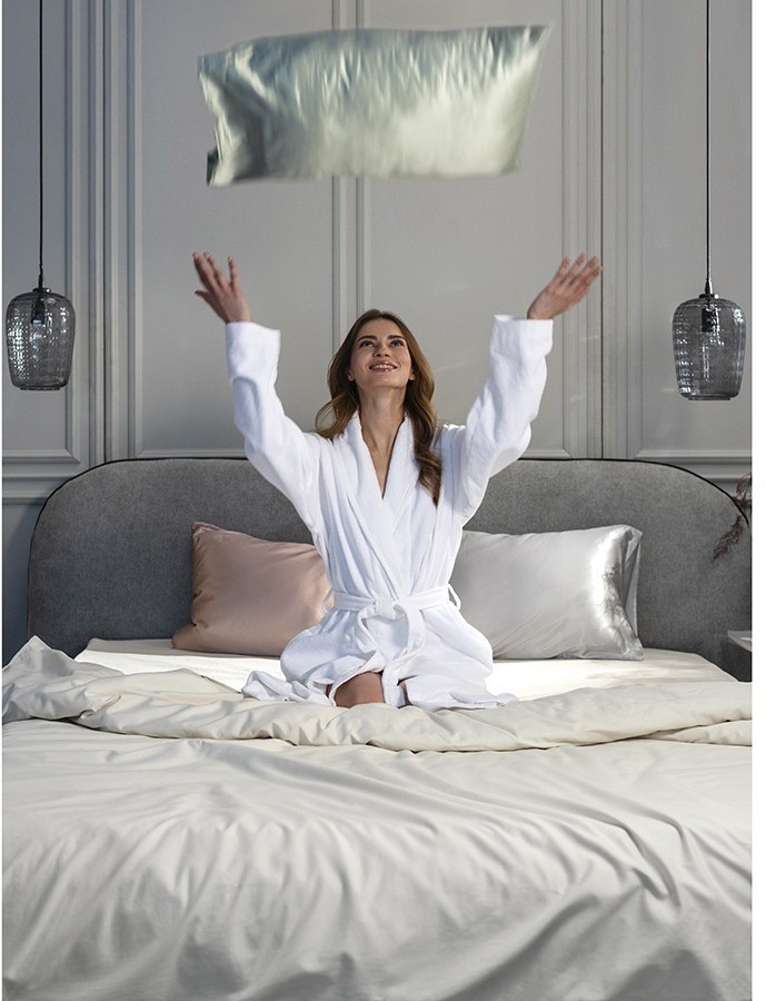 Халат махровый из чесаного хлопка белого цвета из коллекции essential, размер l (75417)