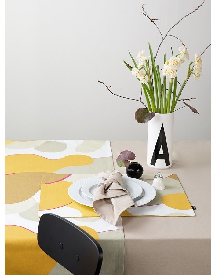 Дорожка на стол из хлопка горчичного цвета с авторским принтом из коллекции freak fruit, 45х150 см (69713)